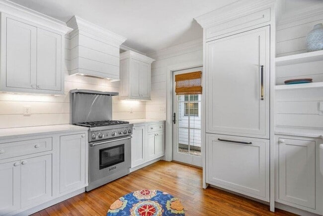 property at 918 NE 5th St