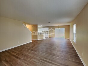 6337 Magnolia Trails Ln in Gibsonton, FL - Foto de edificio - Building Photo