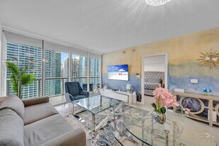 481 Brickell Ave in Miami, FL - Building Photo