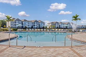 The Carlton of West Melbourne in West Melbourne, FL - Foto de edificio - Building Photo