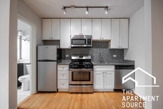 2832 W Palmer St, Unit 309 in Chicago, IL - Building Photo - Building Photo