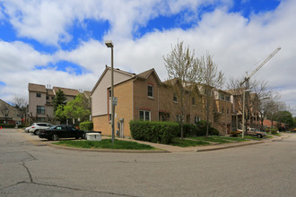 Richmond Hill Co-operative Homes in Richmond Hill, ON - Building Photo - Building Photo