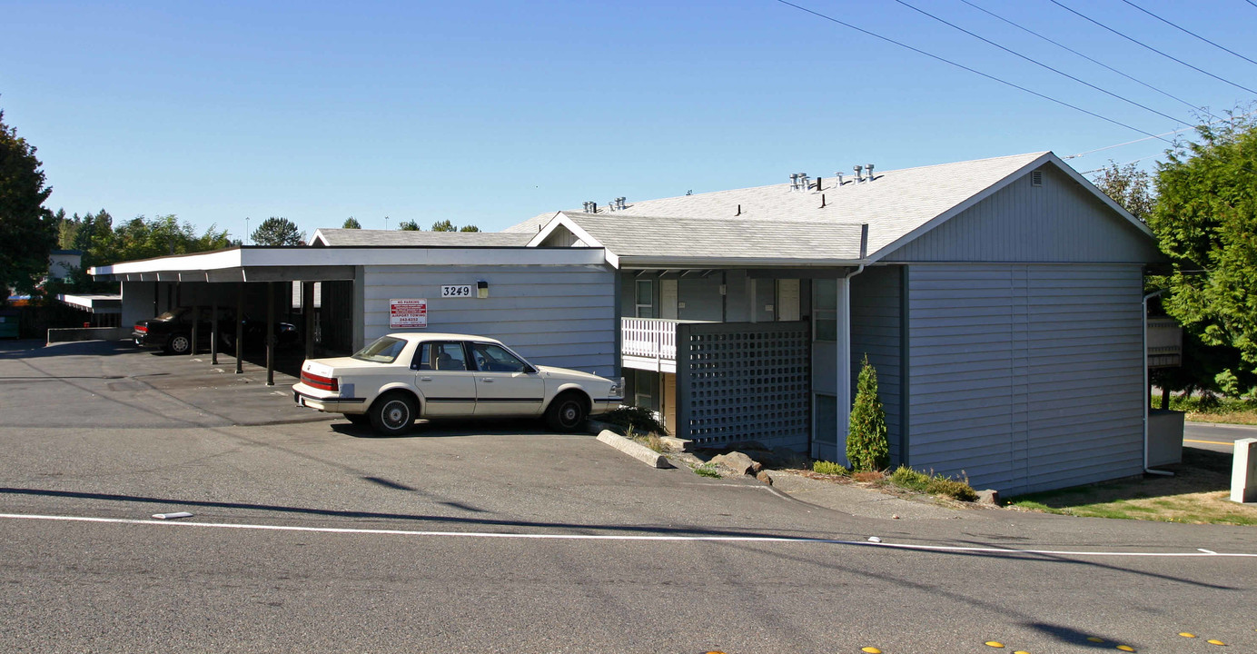 3249 S 160th St in Seatac, WA - Building Photo