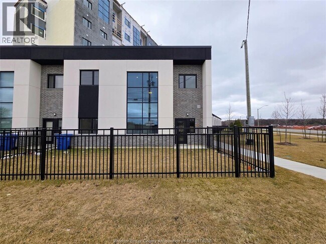 4400 Laurier Pkwy in Lasalle, ON - Building Photo - Building Photo