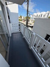 2001 Bay Dr in Miami Beach, FL - Building Photo - Building Photo