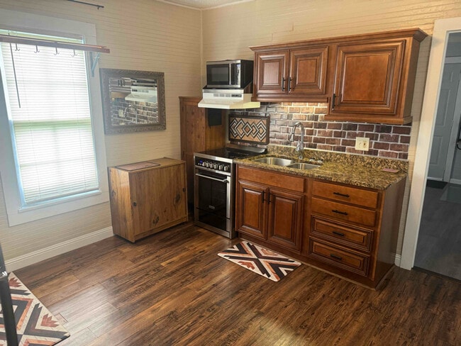 property at 118 W King St
