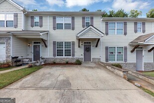4376 Stone Gate Way in East Point, GA - Building Photo