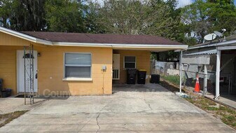 2617 Crutchfield Rd in Lakeland, FL - Building Photo