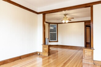 3326 N Clark St, Unit 2 in Chicago, IL - Building Photo - Building Photo