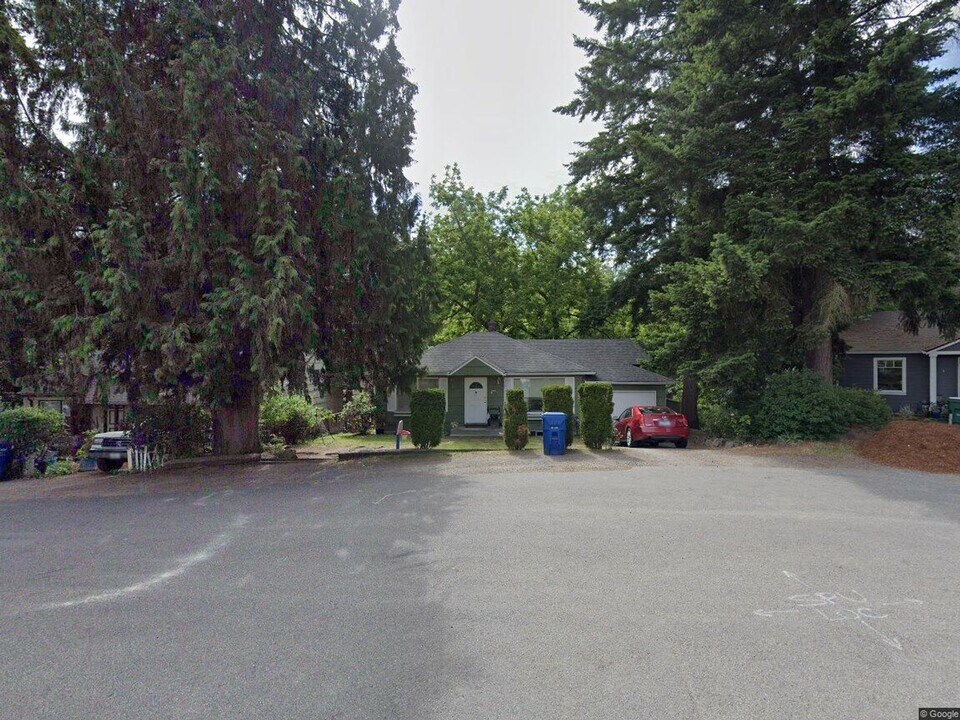 12513 24th Ave NE in Seattle, WA - Building Photo