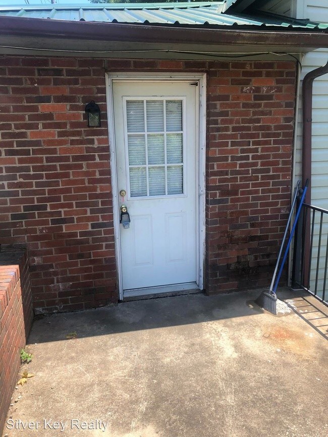 154 S Jackson St in Athens, TN - Building Photo - Building Photo