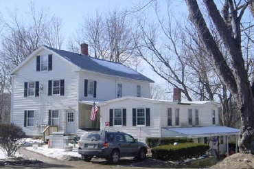 66 W Main St in Stafford, CT - Foto de edificio - Building Photo