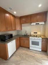 416 Clinton St in Redwood City, CA - Foto de edificio - Building Photo