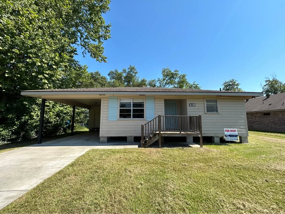 821 Lebleu Rd in Lake Charles, LA - Building Photo