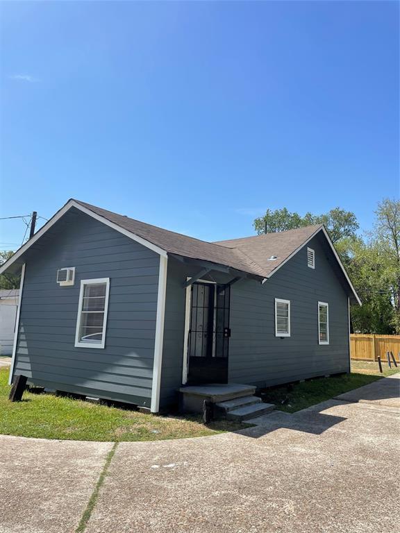 4808 Ireland St photo'