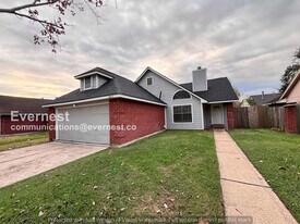 18611 Headland Dr in Cypress, TX - Building Photo