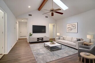 2813 Woodpath Ln in Bedford, TX - Building Photo - Building Photo