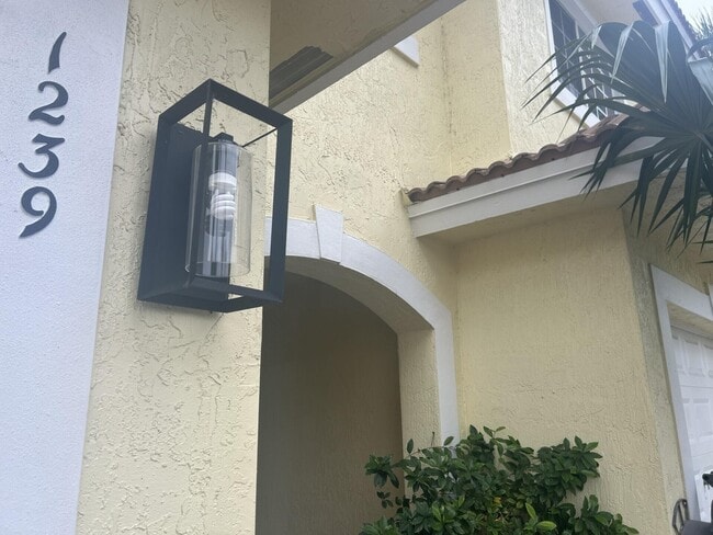 1239 Imperial Lake Rd in West Palm Beach, FL - Building Photo - Building Photo