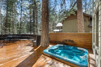 60726 Golf Village Loop in Bend, OR - Building Photo - Building Photo