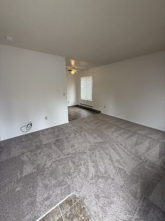 11037 SE 223rd St in Kent, WA - Building Photo