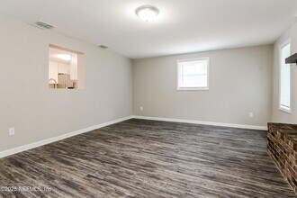 6928 Sonora Dr N in Jacksonville, FL - Building Photo - Building Photo