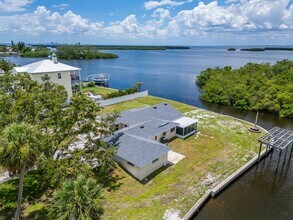 1034 Canal St in Ruskin, FL - Building Photo - Building Photo