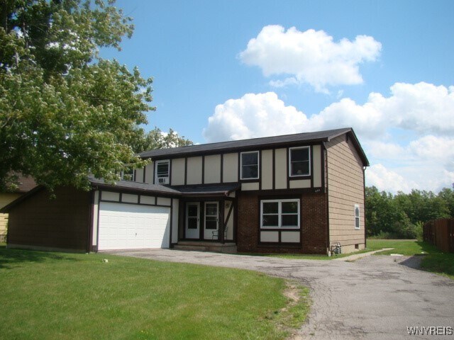 457 Kaymar Dr in Buffalo, NY - Building Photo