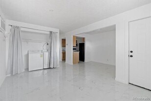 214 S Ingalls St in Lakewood, CO - Building Photo