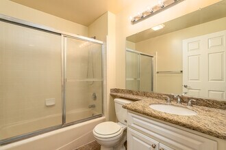 400 N Hollywood Way in Burbank, CA - Foto de edificio - Interior Photo