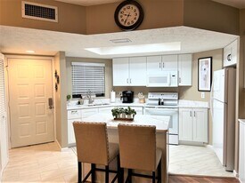 6750 US Highway 27 N, Unit H5