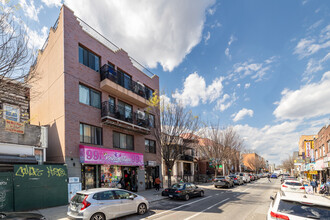 3756 103rd St in Corona, NY - Building Photo - Building Photo