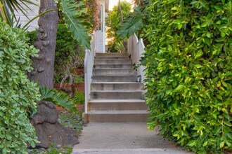 1469 Canfield Properties in Los Angeles, CA - Building Photo - Building Photo