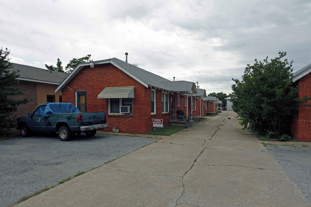 612 Asp Ave in Norman, OK - Building Photo