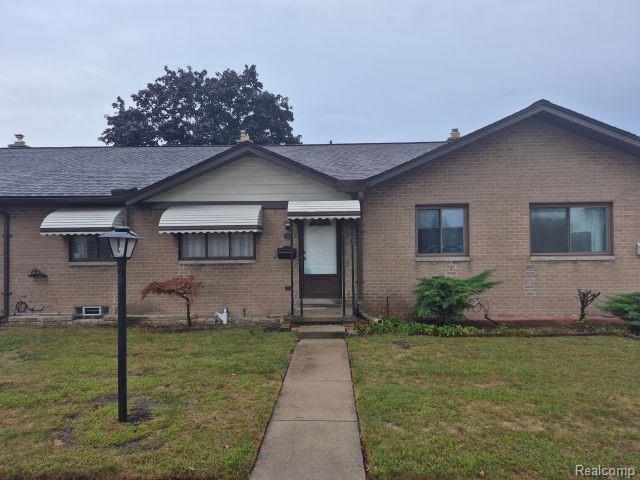 8401-8418 18 Mile Rd in Sterling Heights, MI - Building Photo - Building Photo