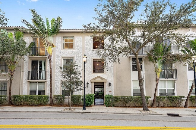 560 S Sapodilla Ave in West Palm Beach, FL - Building Photo - Building Photo