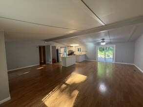 5530 Central Valley Rd NE in Bremerton, WA - Building Photo - Building Photo