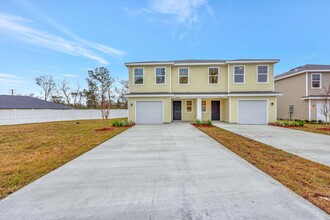 45081 Red Brick Dr in Callahan, FL - Building Photo - Building Photo