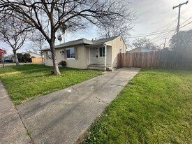 5028-5028 Thurman Way in Sacramento, CA - Building Photo