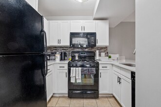 800 4th St SW in Washington, DC - Building Photo - Building Photo