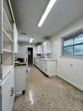 1109 NE 5th Pl in Gainesville, FL - Building Photo - Building Photo