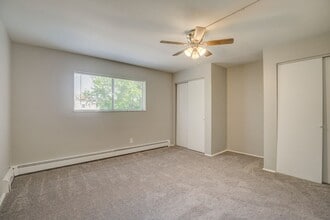 Elliott Apartments in Cincinnati, OH - Building Photo - Interior Photo