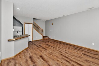 3921 NE Gardenia Ln in Ankeny, IA - Building Photo - Building Photo