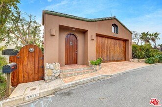 3916 Rambla Orienta in Malibu, CA - Building Photo - Building Photo