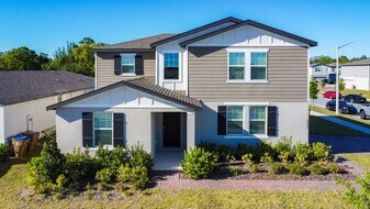 5251 Meredrew Ln in St. Cloud, FL - Building Photo