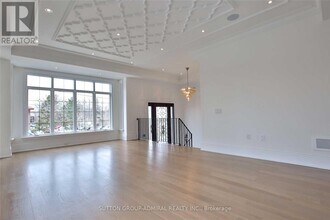 305 Finch Ave E in Toronto, ON - Building Photo - Building Photo