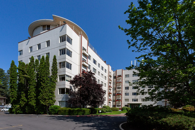 Eugene Manor in Eugene, OR - Foto de edificio - Building Photo