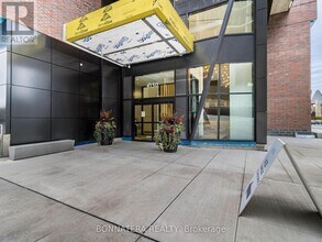 4130 Parkside Village Dr in Mississauga, ON - Building Photo - Building Photo