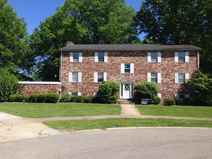 1500-1525 Stewart Cir NW in Warren, OH - Foto de edificio
