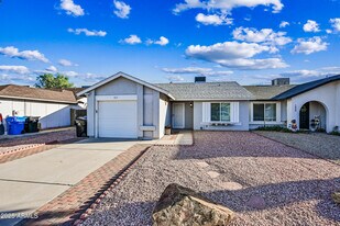 1813 E Grandview Rd in Phoenix, AZ - Building Photo