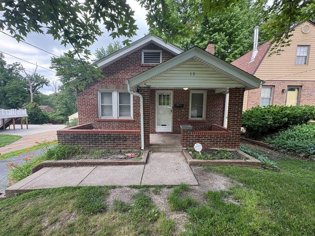 property at 13 N Hartnett Ave